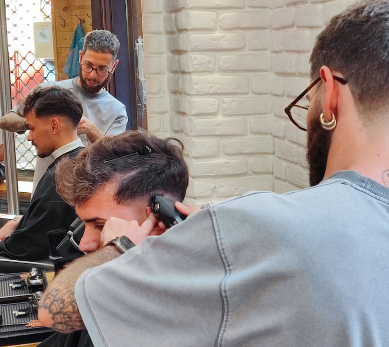 Servicios de barbería Barba Negra - Corte y barba